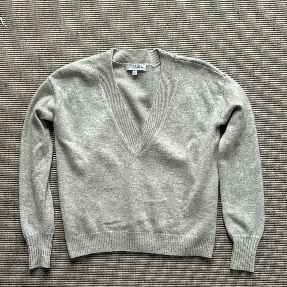 INTERMIX
Elroy V-Neck Cashmere Sweater in gray